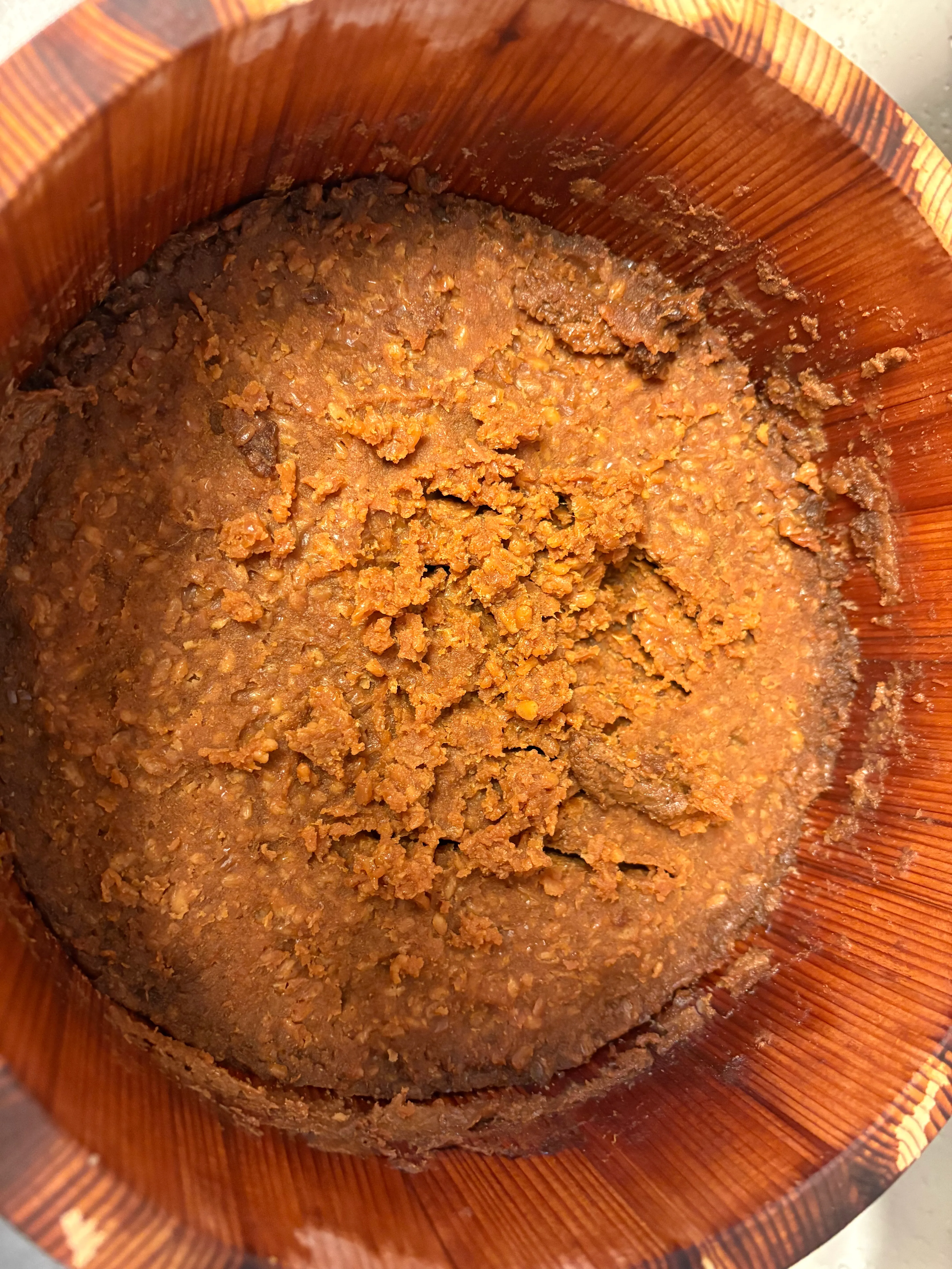 酒粕を取り除いた後の完成した味噌